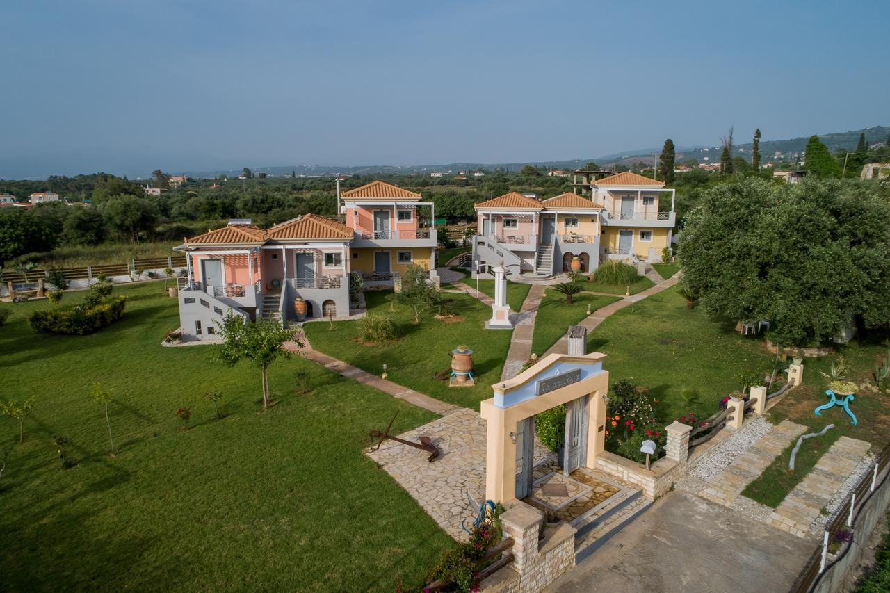 Ta Spitakia Tsarbopoulos * Kyparissia