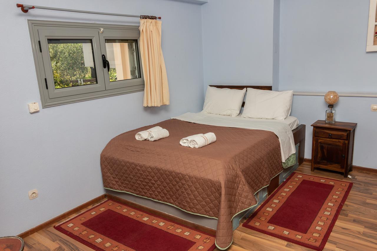 Ta Spitakia Tsarbopoulos Appartement *