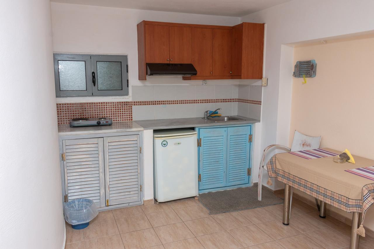 Ta Spitakia Tsarbopoulos * Kyparissia
