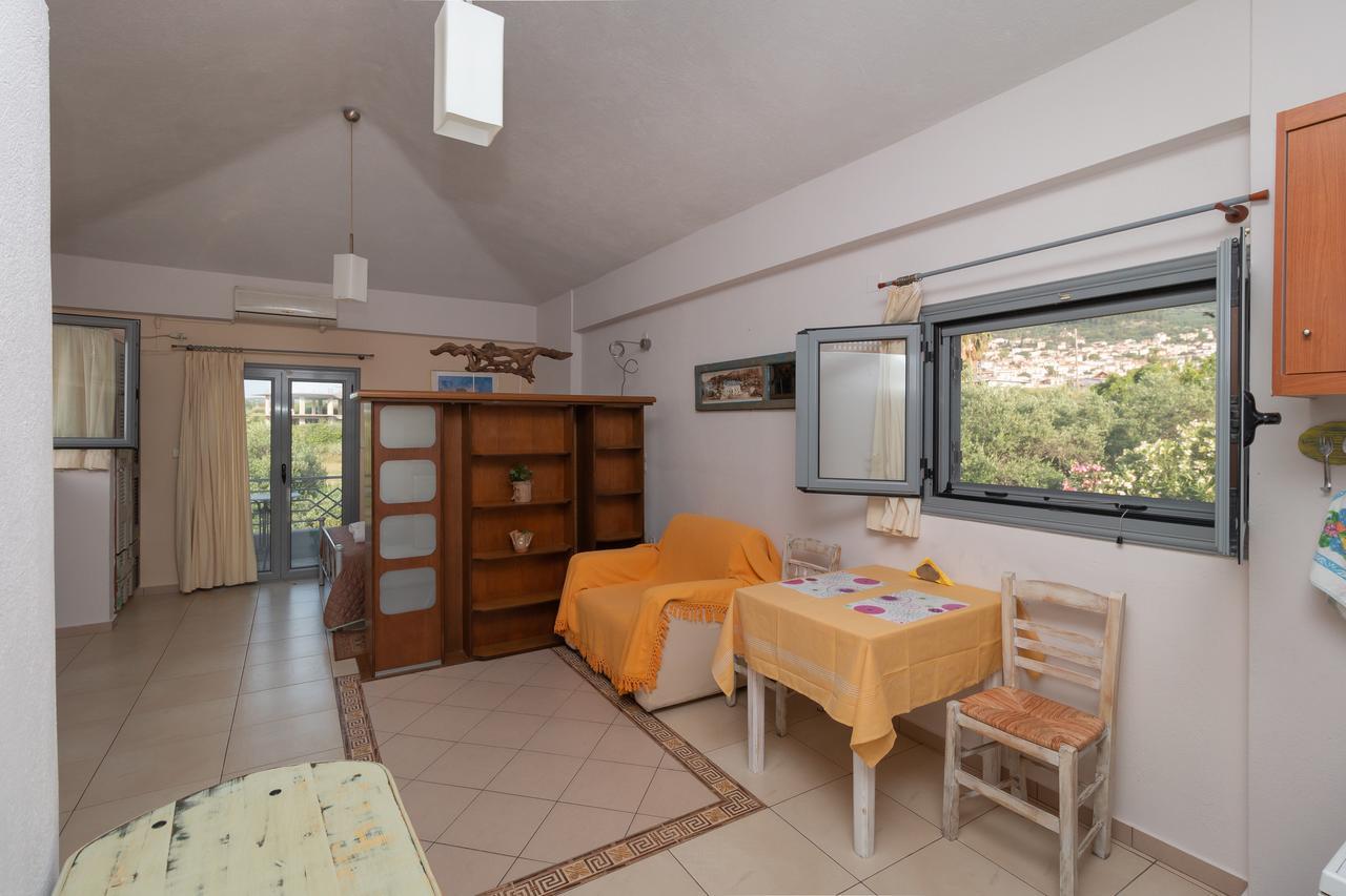 Ta Spitakia Tsarbopoulos Kyparissia